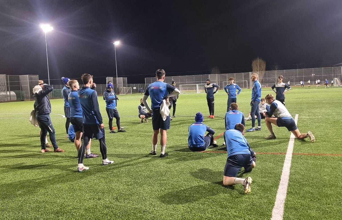 TRAINING | Another one under the lights at <a href="/PershoreHigh/">Pershore High School</a> School for <a href="/DannyJanes1/">Danny Janes</a>' side as preparations continue for Saturday's <a href="/HellenicLeague/">Hellenic League</a> fixture against @SlimbridgeAFC.

This week welcoming Travis Moyo, Brooklyn Warren, James Thomas and Jack Porter from our Under 18's.