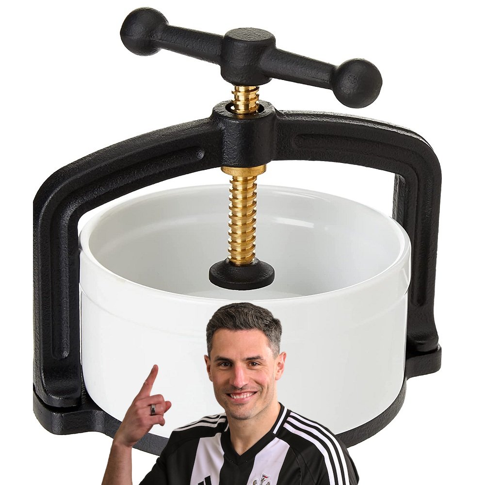 tbeuzeval's tweet photo. Introducing the new Fabian Schär Rice Press - if you want perfectly squeezed rice, turned out beautifully every time then get yourself one of these! #nufc @fabianschaer https://t.co/nKX0zsjhGr