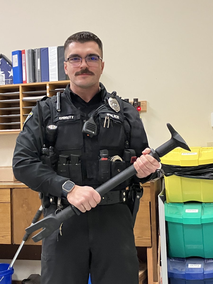 USDSA's tweet photo. The USDSA awarded the Town of Bartlett Police Department in New Hampshire with Halligan Entry Tools. https://t.co/uQkNBwwdCt