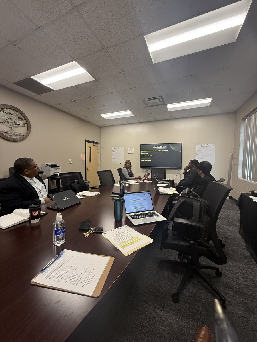damian_bounds's tweet photo. It’s always a joy to engage with instructional leaders around best practices.  These four incredible High School principals did a phenomenal job of collaborating during their PPLC.  #horizonstrong @MCWilkinsPhD @TheHWalker https://t.co/6fedjPP07O