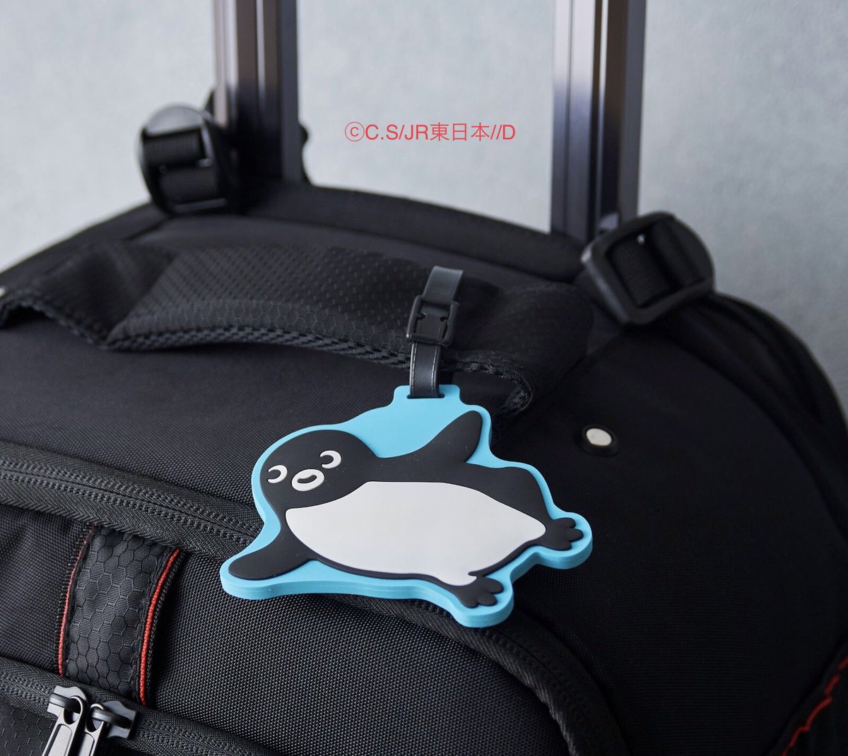 気分が上がる鮮やかカラーの【ラゲッジタグ・空飛ぶペンギン】が新発売