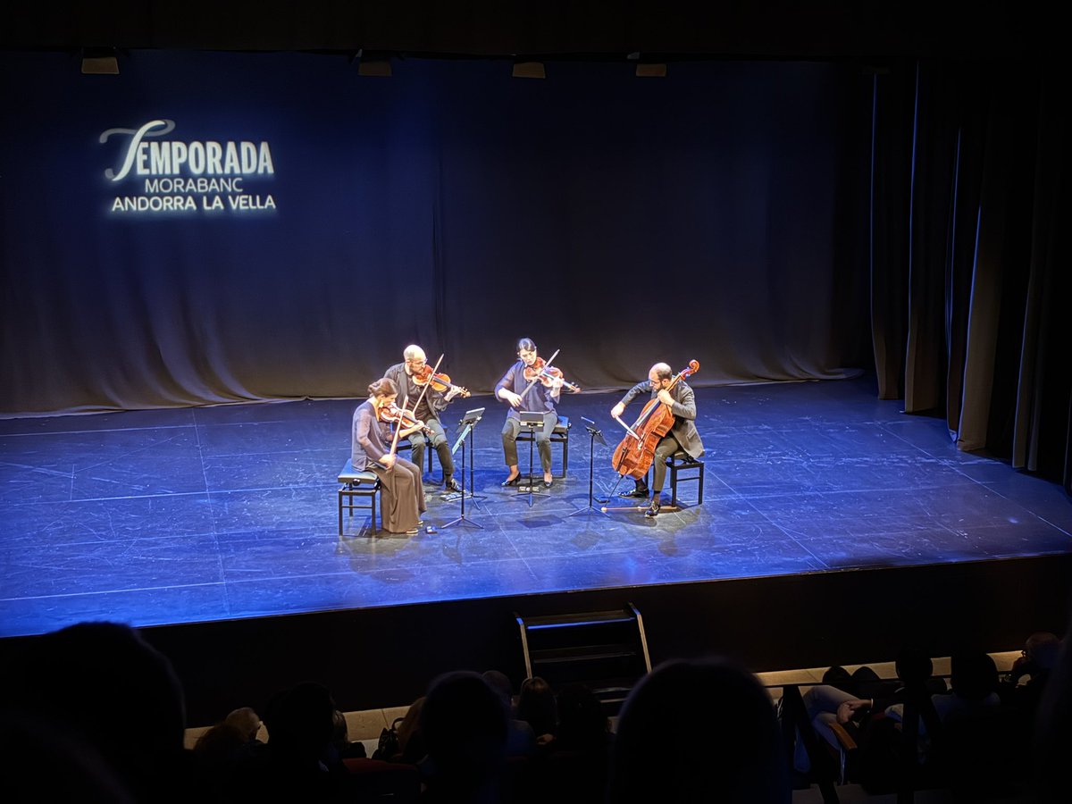 Oriol Vilella Sala (@oriol_vilella) on Twitter photo Gran exhibició dels <a href="/CosmosQuartet/">CosmosQuartet</a> avui al Teatre Comunal d’Andorra la Vella.
Un gran bravo per aquests joves músics amb auguris d’un exitós futur. Gran exhibició dels <a href="/CosmosQuartet/">CosmosQuartet</a> avui al Teatre Comunal d’Andorra la Vella.
Un gran bravo per aquests joves músics amb auguris d’un exitós futur.
