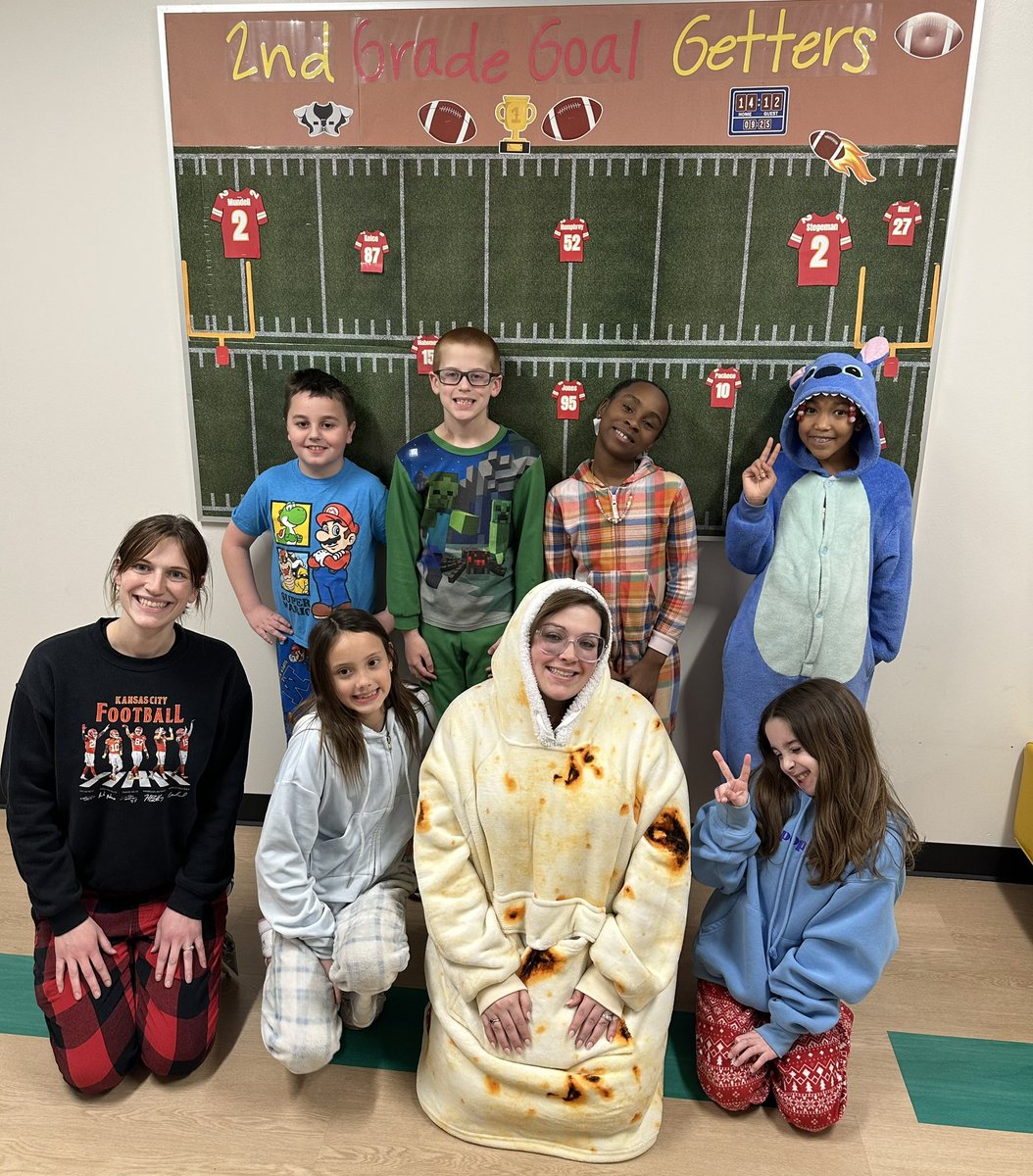 miss_mundell's tweet image. Dreaming of the Chiefs in our favorite pajamas 💛🏈❤️  #nkcschools @ToppingBulldogs #ChiefsKingdom