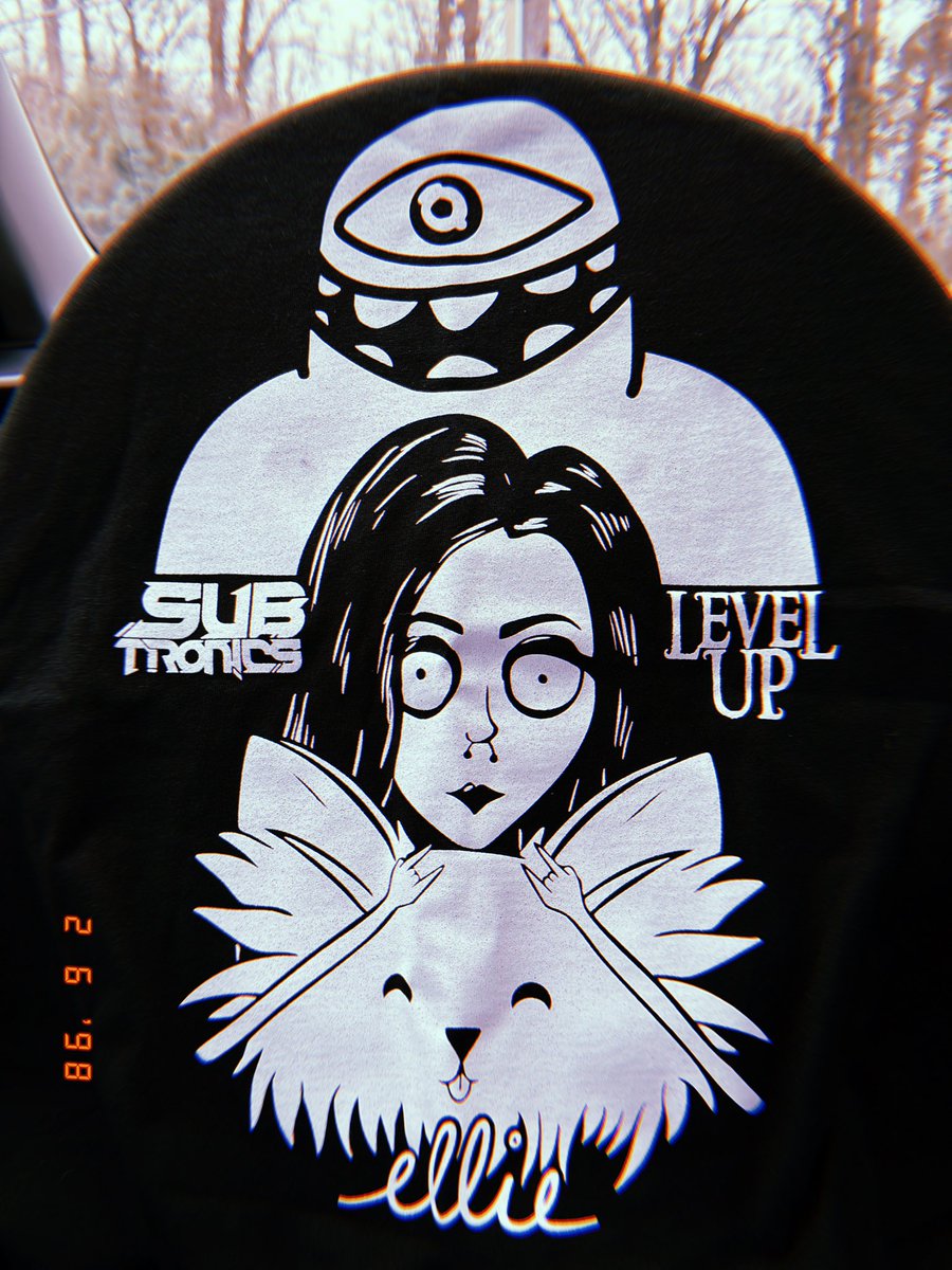 officialewynz's tweet photo. the mom, dad, and ellie tee came in 🫶🏼😫💚 https://t.co/iHkoqDnZy8
