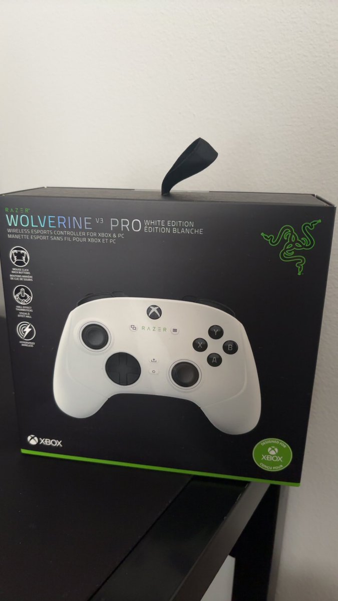Cykul_'s tweet image. Shoutout @Razer for the brand new Wolverine V3 Pro!! Been using this controller since WC and have been loving it! Ready to fry for the new season! #ForThePro