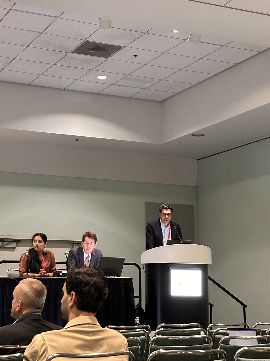 DrKarenOrjuela's tweet image. Now at #ISC25: hot topics on hot carotids! 🔥🔥🔥 with @JimSiegler, Dr Singh and @ShadiYaghi2 @StrokeAHA_ASA @AHAScience @UChicago_Neuro