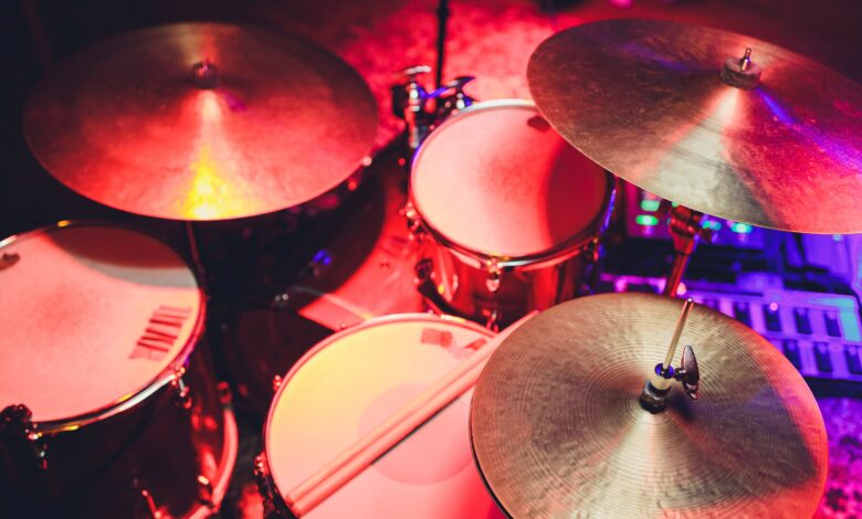Ikman_lk's tweet image. A Beginner’s Guide to Choosing the Right Drum Set 🪘
👉blog.ikman.lk/en/beginners-g…

#ikman #ikmanblog #Music #DrumSet
