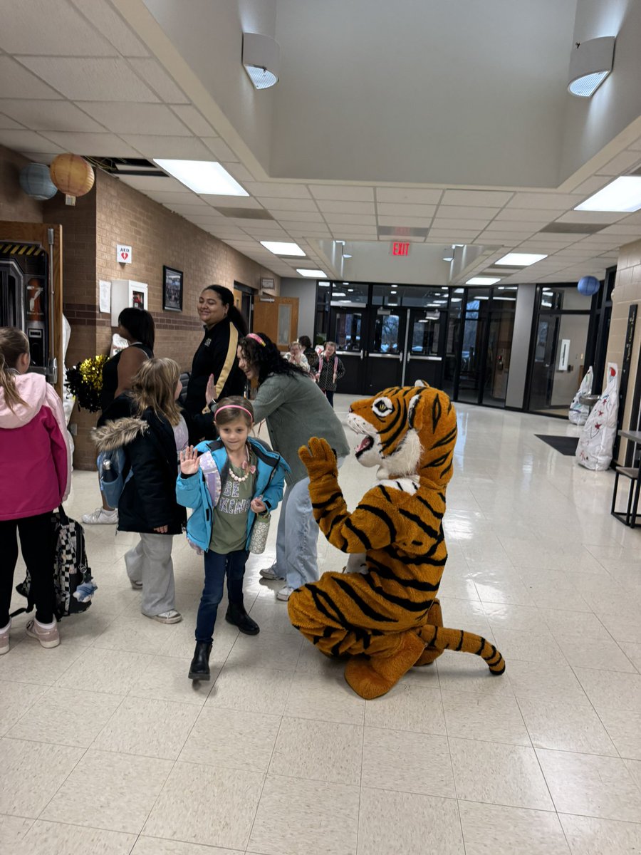 Stephanie Jackson (@steph1jackson) on Twitter photo Smith Cotton Cheerleaders brought lots of positive energy to kick off our morning! #PKVProud #SCTigerPride <a href="/Parkviewtigers/">Parkview Elementary</a> <a href="/SEDALIASCHOOLS/">Sedalia School District 200</a> Smith Cotton Cheerleaders brought lots of positive energy to kick off our morning! #PKVProud #SCTigerPride <a href="/Parkviewtigers/">Parkview Elementary</a> <a href="/SEDALIASCHOOLS/">Sedalia School District 200</a>