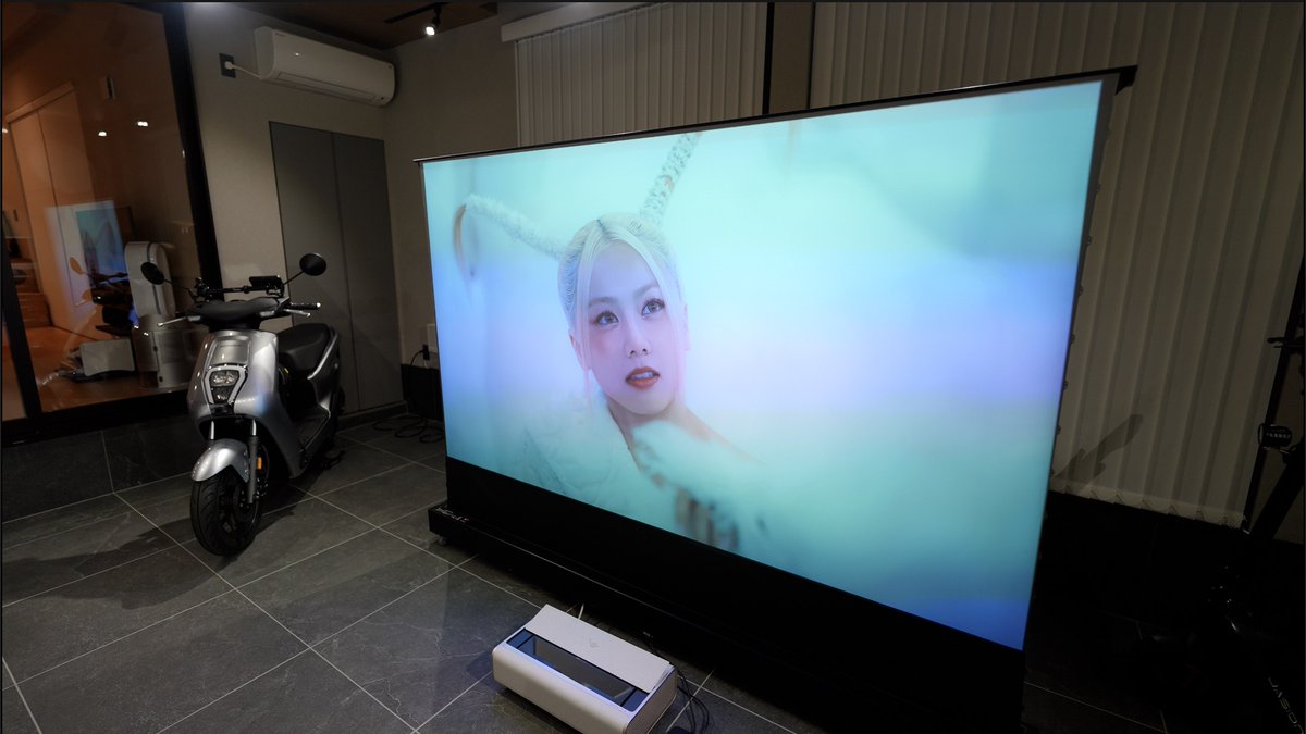 GarageWith's tweet image. 壁からわずか18センチで100インチの 4K dolby vision 超高画質を投影できます。超短焦点プロジェクター 2025年モデルの進化が凄すぎました。

youtu.be/5dMvR1GmfnQ