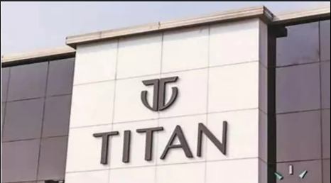 Neeraj___05's tweet photo. #Titan Company reported a 25.2% YoY revenue growth to ₹17,740Cr in #Q3FY25 ,driven by strong festive demand and a 26% rise in its jewelry business revenue to ₹14,697Cr
Net profit remained flat at ₹1,047Cr, mainly due to the impact of customs duty reduction
#stockmarketsindia https://t.co/JfalCNjadW