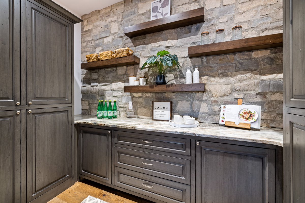 soldbybailey's tweet photo. JUST SOLD for $3,400,000! This exceptional home in Bournewood Estates is OFFICIALLY the highest priced residential transaction in London, Ontario (all of Middlesex County actually) since November of 2023. It’s not the market-it’s the marketing. #NumbersDontLie #CheckMyScoreboard https://t.co/77QtdZRbVQ