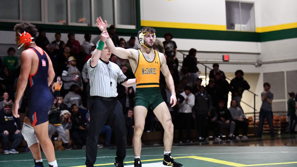 Junior Avery Cummings picked up his ninth win of the season, including seventh by fall, to lead <a href="/McDaniel_WRES/">McDaniel College Men's Wrestling</a> to a 24-15 victory over Gettysburg Thursday night inside the Gill Center.

RECAP: bit.ly/416Aaju 

#GetOnTheHill <a href="/d3wrestle/">d3wrestle.com</a>