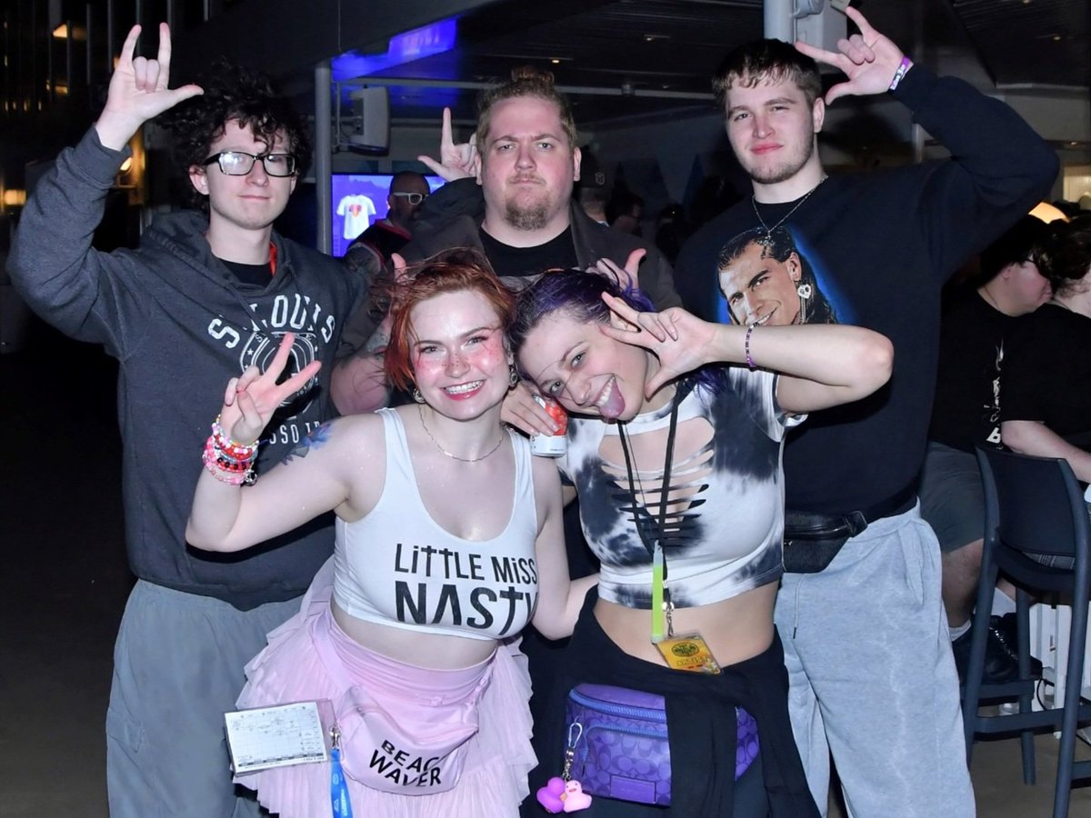 Kalon_Jay's tweet photo. The cruise was a blast this year! It was an absolute joy to catch up with good pal &amp; former NLP Women's Champion, Billie Starkz. She also killed in her matches against Harley Cameron and Toni Storm!

This is post 1 of many to come, but we had to start it off with some recognition https://t.co/HhYM5MGctF