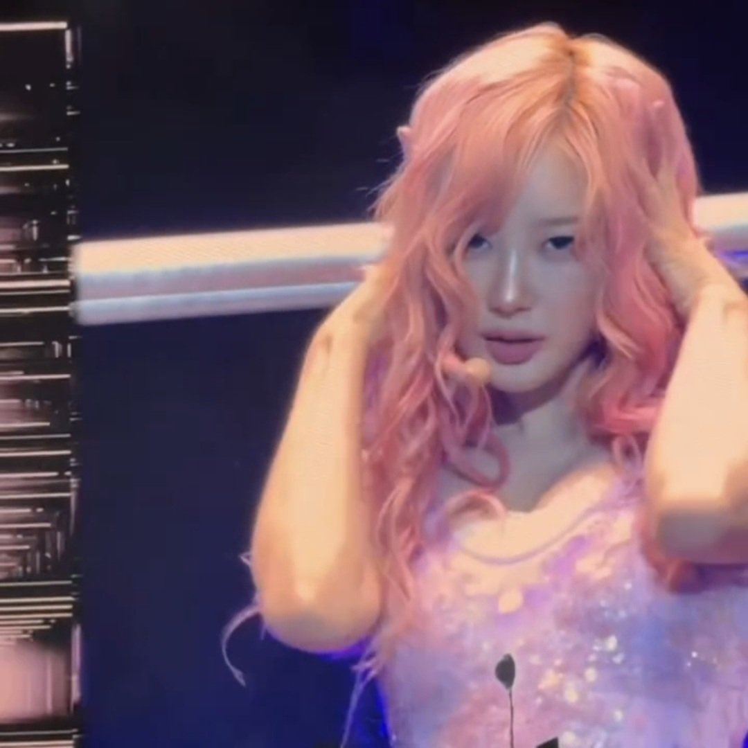 gisellespics's tweet image. GISELLE?!