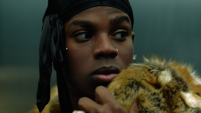 Rema, one of Nigeria’s biggest pop stars, has sampled British-Nigerian soul icon Sade Adu on his latest single, “Baby (Is It a Crime).”

Take a listen: rollingstone.com/music/music-ne…