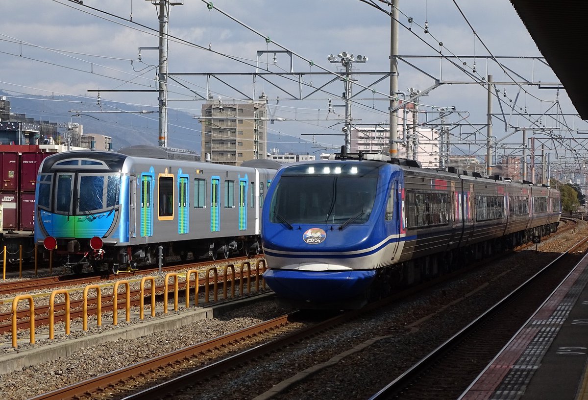 西武48152F8両は、本日川崎車両を出場して甲種輸送中。
8両編成の40000系は、これが2編成目。
神戸（タ）ではコナンラッピングのHOT7000系とも並びました。