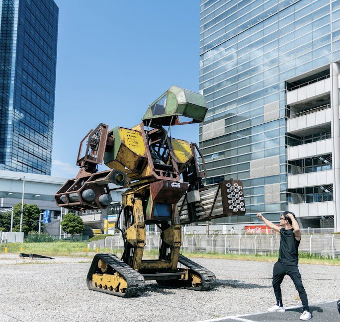 4retokyo's tweet image. Dreaming of Robots.
#MegaBots #Amanssenseofadventure #robotics #robot #giantrobot #mechas #pilot