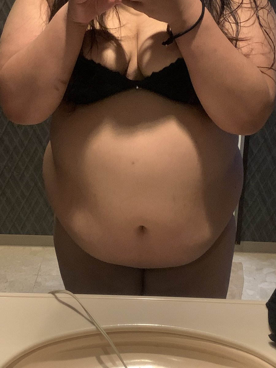 腹デカ足太です‼️

#みけぽ #デブ専さんと繋がりたい  #デブ専さんと仲良くなりたい #デブ専男子 #みけぽ女子 #みけぽ好きと繋がりたい