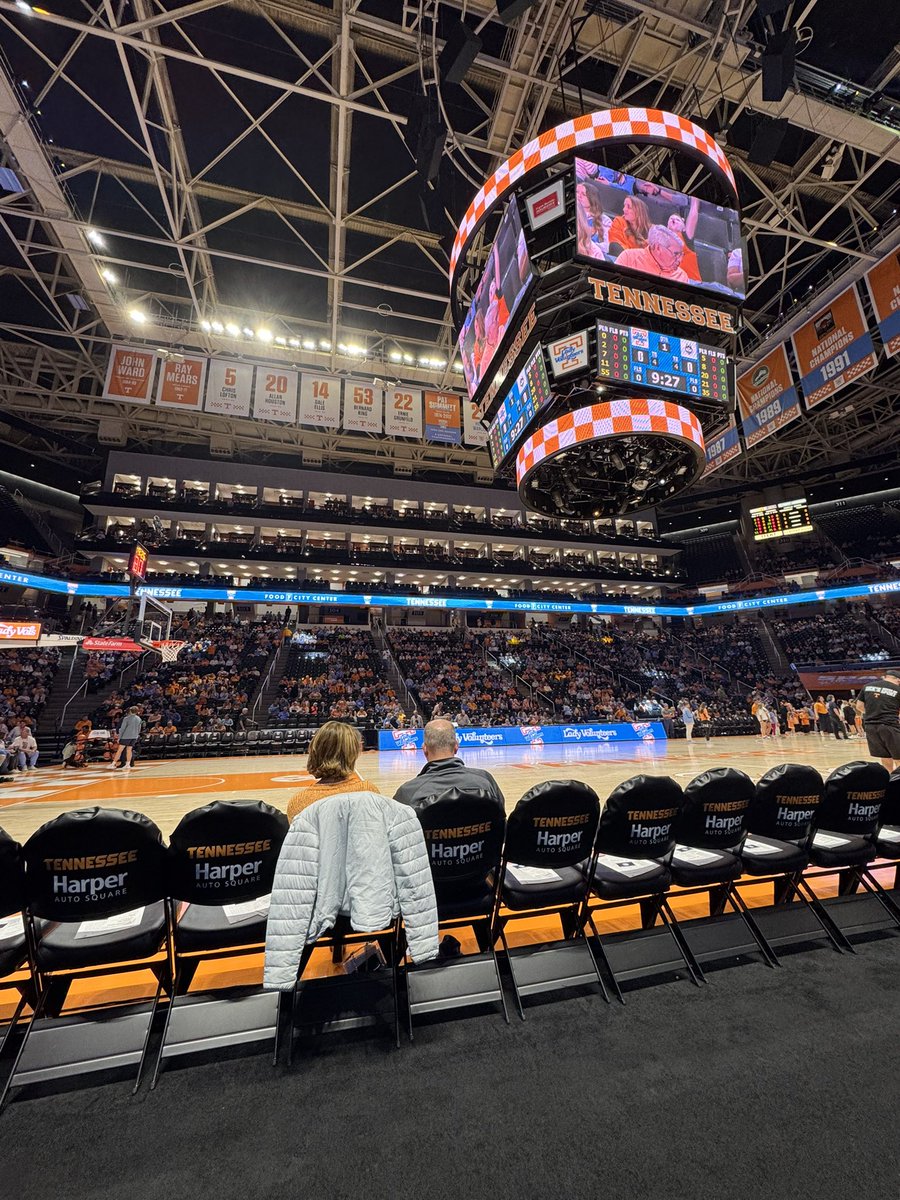 kameraharris's tweet photo. Not on call. Just here for the vibes and good basketball today lol 😂 😎 tune into Tennessee vs UCONN nowwwww https://t.co/rBOam3tVoY