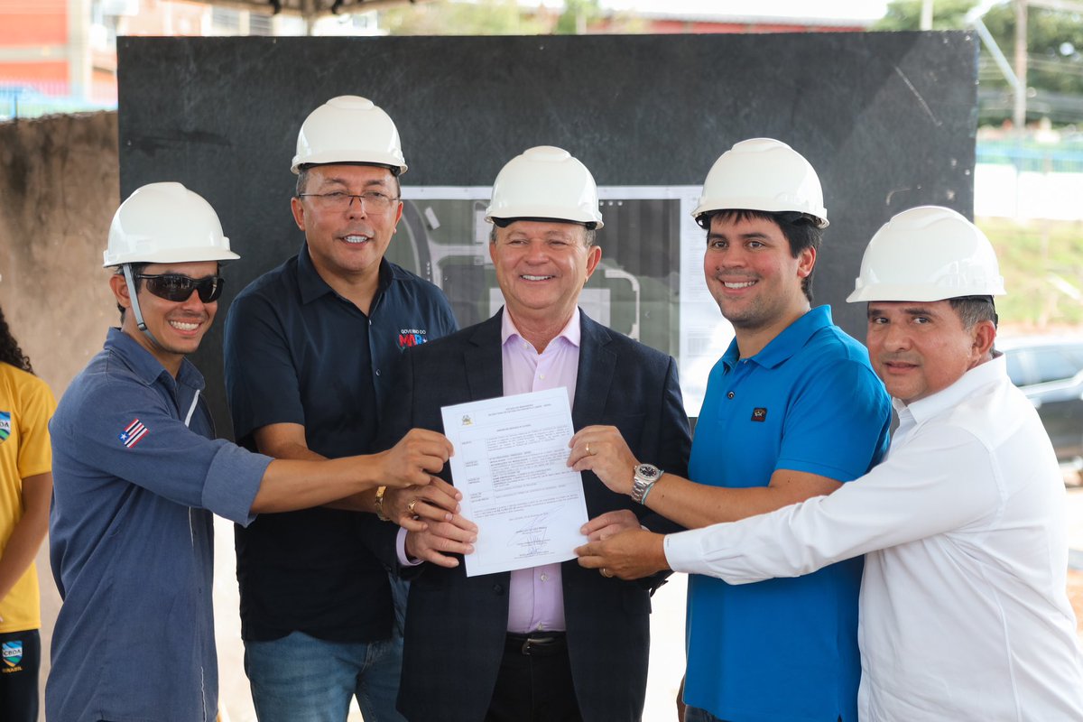 carlosbrandaoma's tweet photo. Ao lado do ministro @andre_fufuca, visitamos as obras do Parque Aquático do Maranhão, que está sendo completamente reformado 🏊🏽‍♂️🤩

🌊 Em parceria com o @EsporteGovBR, estamos reconstruindo duas piscinas em padrão olímpico, que poderão ser utilizadas para campeonatos estaduais, nacionais e internacionais. Mais um grande avanço para o esporte maranhense ✨