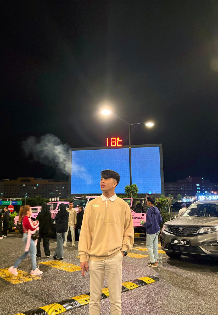 _4q1f's tweet photo. 🕶️ https://t.co/ML3JIAkLUi