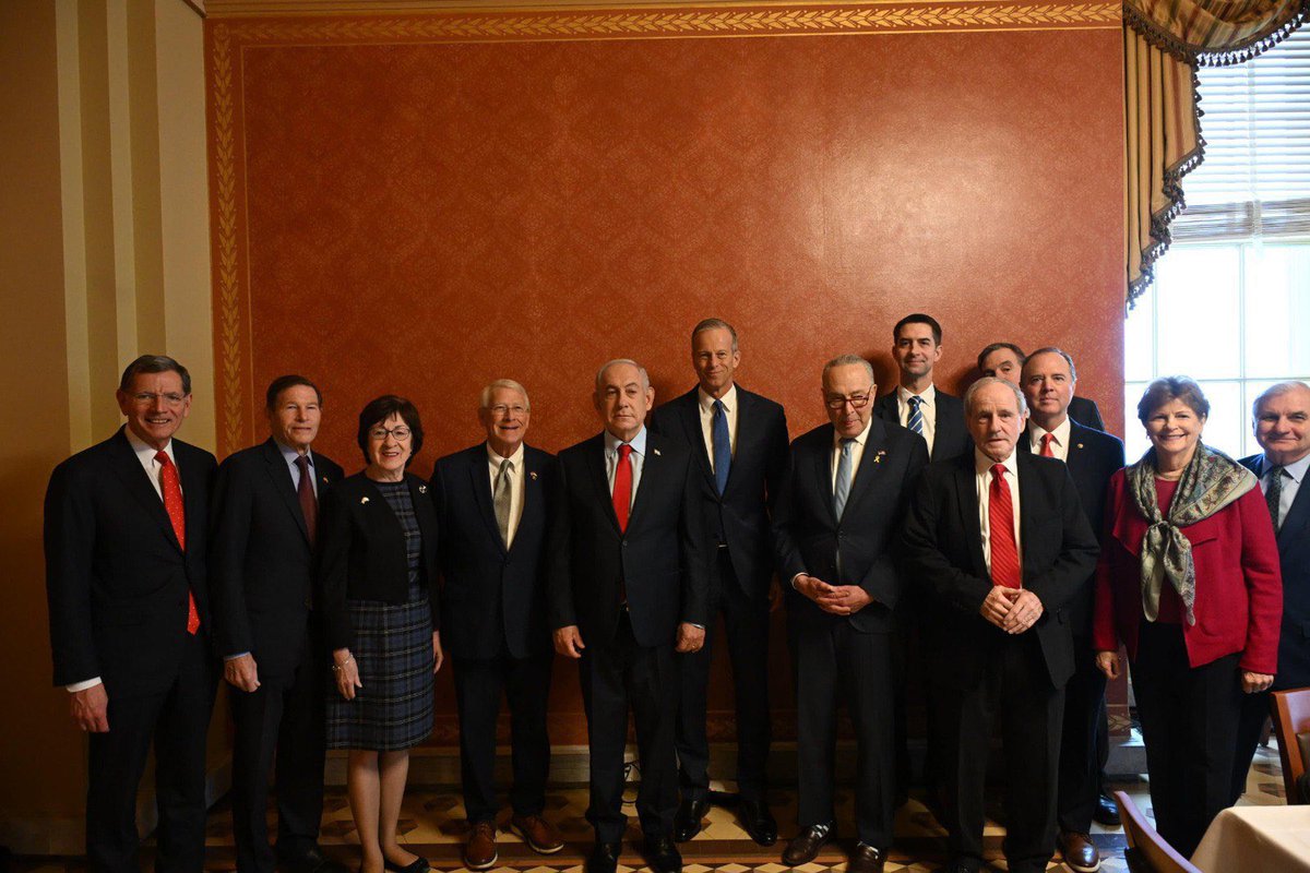 Israelwaronhama's tweet photo. 川普的加沙方案在英国撬开一个缺口: 英国首相表示反对通过武力驱逐加沙居民离开。 与川普的加沙建议不矛盾;

以色列称那些支持哈马斯的国家西班牙爱尔兰南非土耳其卡塔尔等国应该接收加沙人;

内塔尼亚胡与参议院大佬们会谈，要求让伊朗中止核武器，加沙彻底清除哈马斯。获参议院大多数大佬们支持。 https://t.co/pdi9dJpgO3