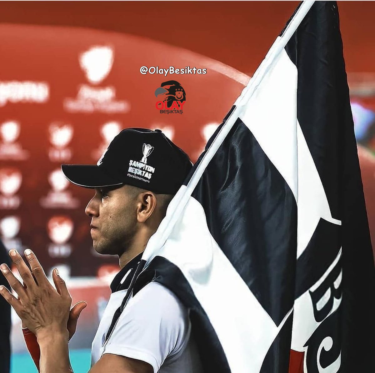 Josef de Souza: "Takıma yeni gelen futbolculara tek tavsiyem; Beşiktaş taraftarı, sahada verdiğiniz çabayı hiçbir zaman karşılıksız bırakmaz."

Happy Birthday <a href="/souza5/">Souza</a>🦅