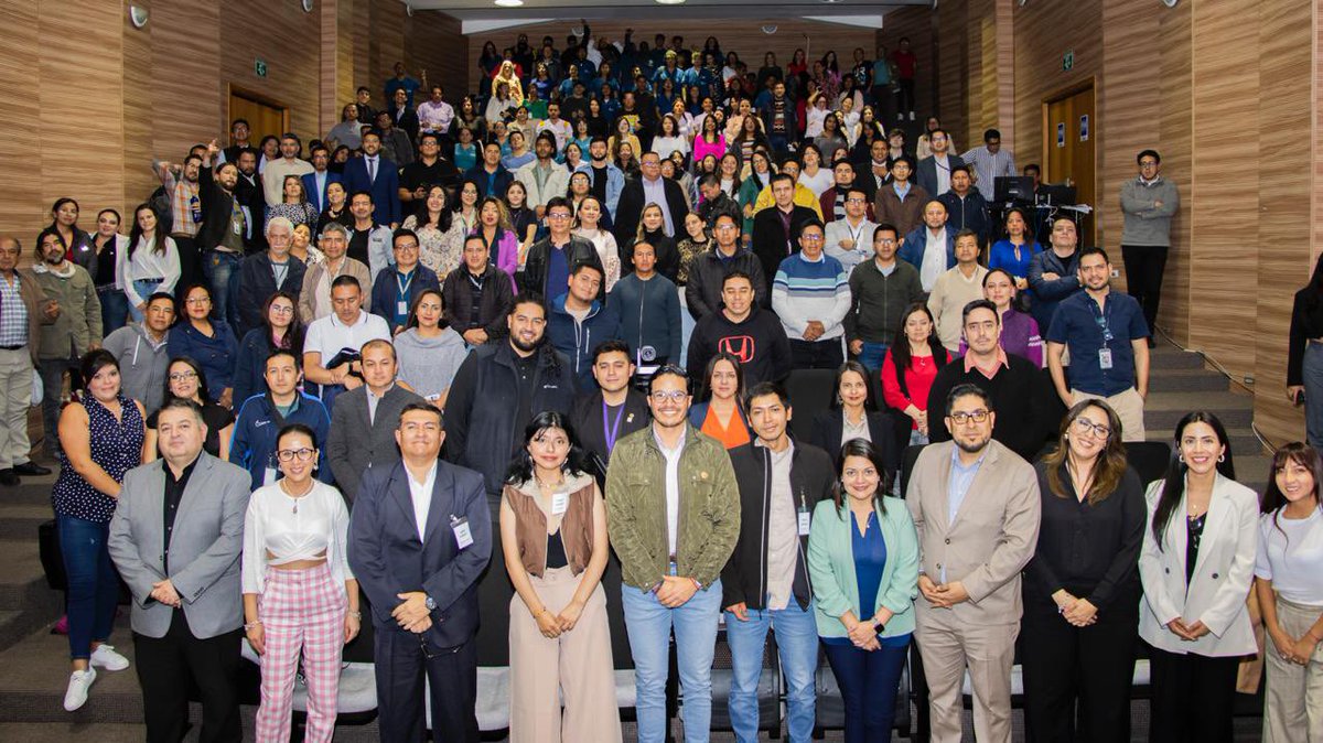 EduSuperiorEc's tweet photo. @cesarvasquez_ec El programa #GloboComún ofrece becas de tercer y cuarto nivel, además de capacitaciones en instituciones de India, Chile, Japón, Francia y más. Las convocatorias están abiertas todo el año. 

📲 Revisa la oferta en 👉 https://t.co/95Q73fSMQW 🚀

#ElNuevoEcuador https://t.co/NZVr9hrrA7