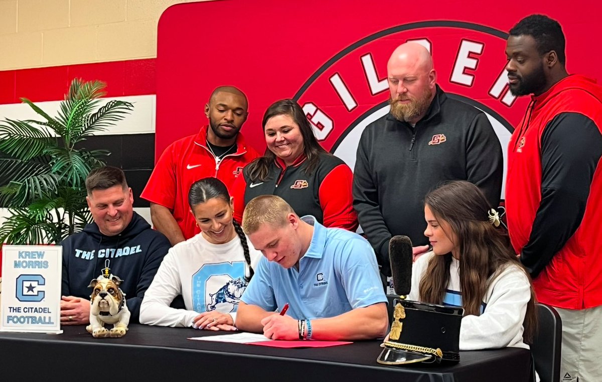Very thankful for this opportunity,  and thankful for everyone who helped me get here! Time to get back to work and ready to be a Bulldog! #FireThoseCannons #GoBulldogs 
<a href="/CoachOzzieExume/">Coach Ozzie Exume</a> <a href="/CoachWalker_15/">Chance W</a>