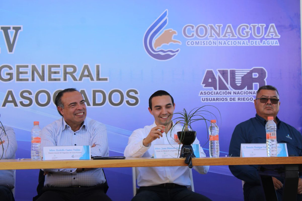 JuanMGonzalezA's tweet photo. Hoy tuve el orgullo de ser invitado a la conmemoración del 30º aniversario de la constitución del Consejo Directivo de Vigilancia de la Asociación de Usuarios del Distrito de Riego No. 37 Altar-Pitiquito-Caborca A.C.

💧☀️ https://t.co/YPZUrkWhcB
