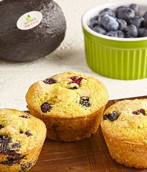 EmilyReviewsCom's tweet image. If we end up with leftover avocados I might make these avocado blueberry muffins to have for breakfast!  #gno #alwaysagoodbowl #alwaysgood avocadosfrommexico.com/recipe/breakfa…