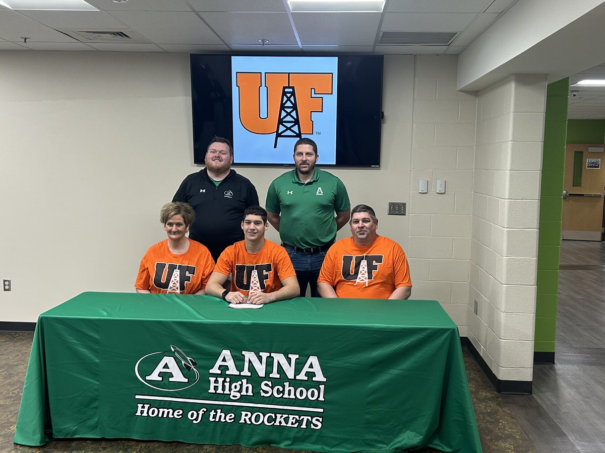Noah’s official signing with U of Findlay football. Congrats.