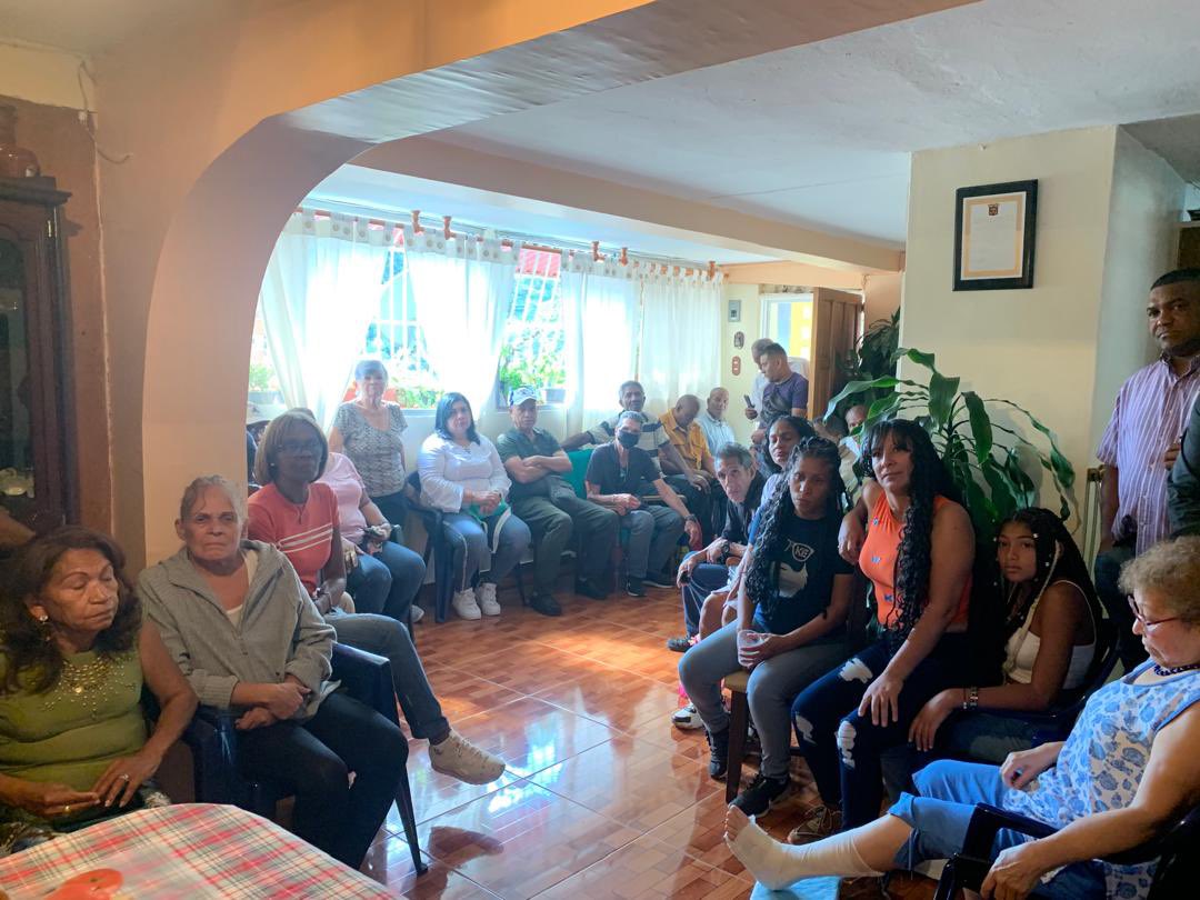 <a href="/ADVenezuelaa/">Acción Democrática</a> #6ene CES Ccs dentro la programación de la Secretaría Nacional de Organización, realizamos en la Pq. San José

“LA TERTULIA ADECA”

Tema: Estado Comunal vs Estado Democrático

Organizada: Tulio Gudiño Sec. Nac. de Asuntos Indígenas

Expositor: Dip. Edgar Raúl Leoni