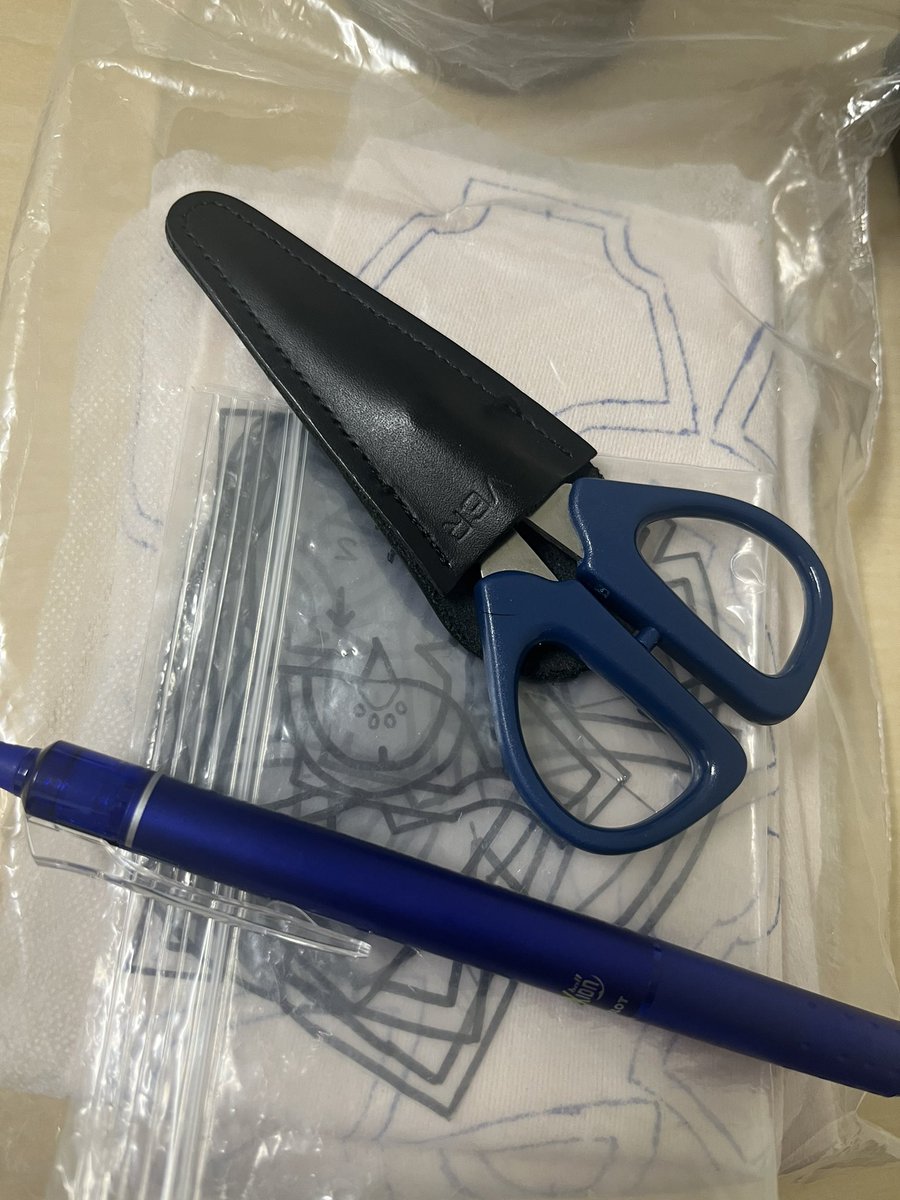 おはようございます〜
(。-ω-)zzz. . . (。ﾟωﾟ) ﾊｯ!

猫ちゃん仕上がる前に、急遽大至急でプレゼント用の2体作成です(艸дﾟ*)💦

今月で4体仕上げたい…無理かな🥹