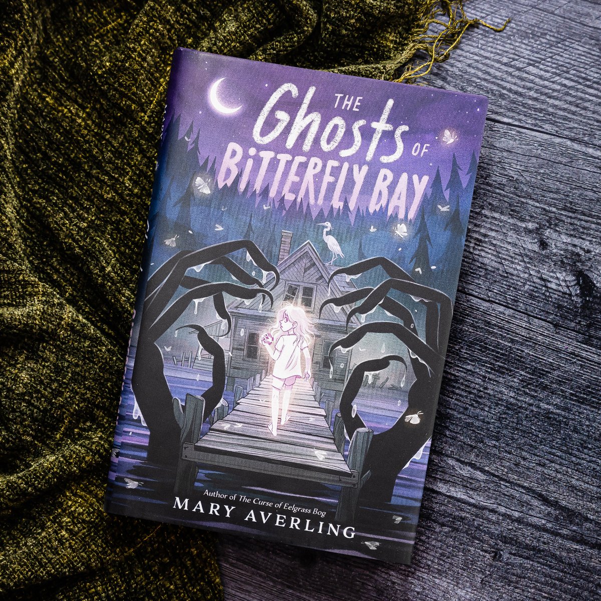 Penguin Kids (@penguinkids) on Twitter photo โจ๐Two unlikely allies, one terrifying monster, and a race against time to save those they love. Check out the hauntingly thrilling novel, THE GHOSTS OF BITTERFLY BAYโa new adventure from the author of The Curse of Eelgrass Bog, <a href="/maryaverling/">Mary Averling (Not Here)</a>.
โก๏ธ bit.ly/4ay973O โจ๐Two unlikely allies, one terrifying monster, and a race against time to save those they love. Check out the hauntingly thrilling novel, THE GHOSTS OF BITTERFLY BAYโa new adventure from the author of The Curse of Eelgrass Bog, <a href="/maryaverling/">Mary Averling (Not Here)</a>.
โก๏ธ bit.ly/4ay973O