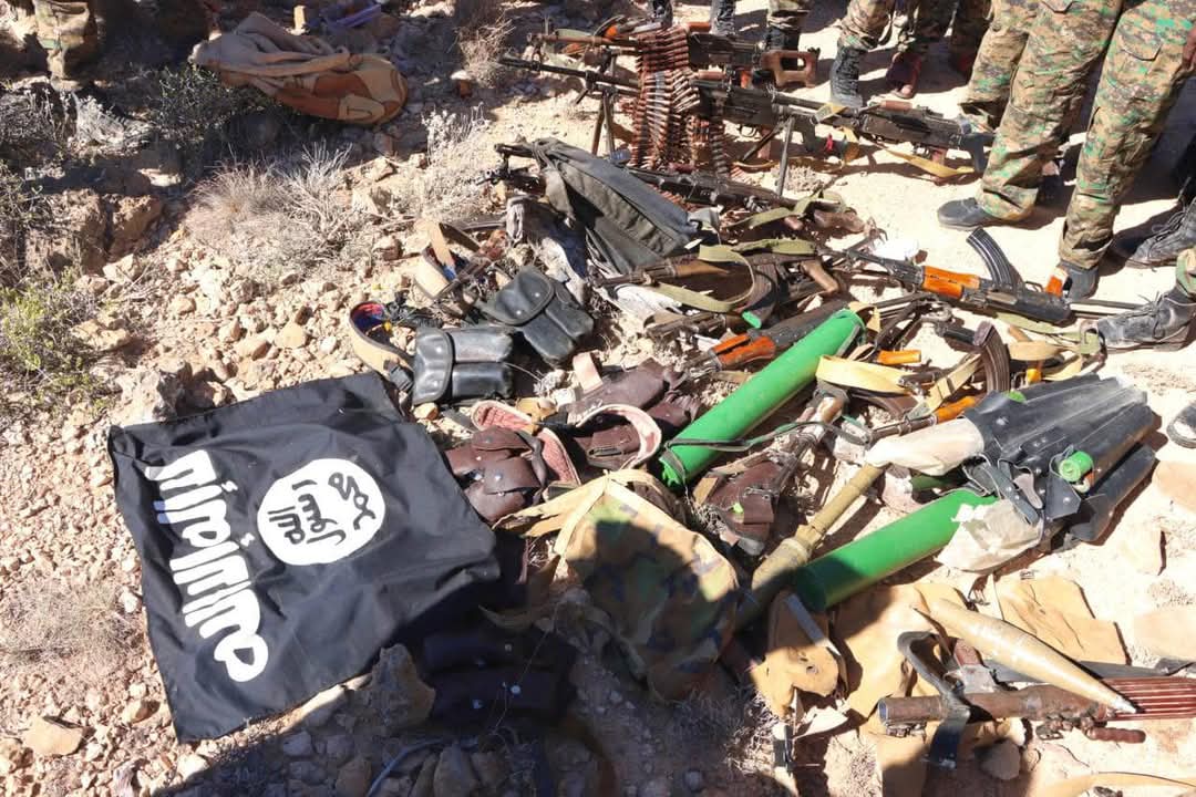 Waxaan u tacsiyeynayaa geesiyaasha shuhadada ah ee naftooda u huray iyagoo cadow argagixiso caalami ah ka difaacayey kuwa dhulkooda ku soo duulay. Ilaahay ha u naxariisto sarakiiska iyo askarta ku naf waayey dagaalka xaq u dirir ka ah, waxaana uga baryayaa inuu janadiisa fardows