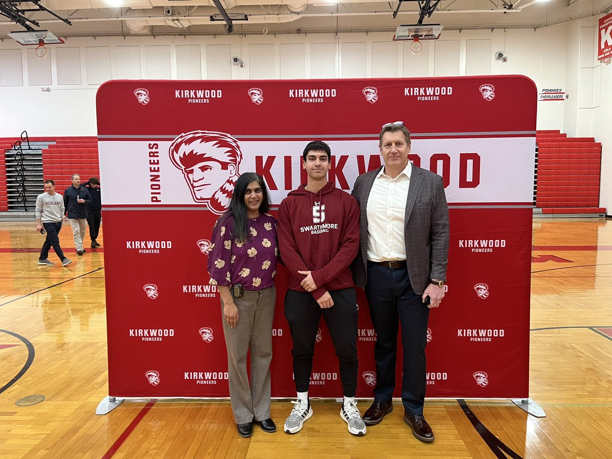 Officially Signed! Huge thanks to <a href="/SwatBaseball/">Swarthmore Baseball</a> for this opportunity #GoGarnet