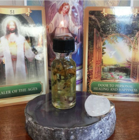 thewitchbrmclst's tweet photo. Healing Spiritual Blend Oil blended on the New moon for extra strength. ritual charged with Kwan Quinn energy for Healing and Compassion #witchoils #witch #candlemagick https://t.co/ITSzrXVxne https://t.co/NAENlnowIc