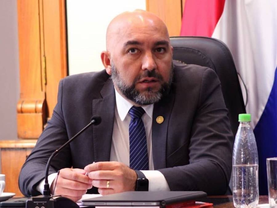 #AHORA La Comisión de Asuntos Constitucionales de Diputados convoca al Dip Orlando Arevalo para exponer su defensa ante las acusaciones por corrupción en el JEM.

📍La convocatoria es p/ este Lunes 10/02 a las 11 hs
📍La oposición presentó pedido de pérdida de investidura del Dip