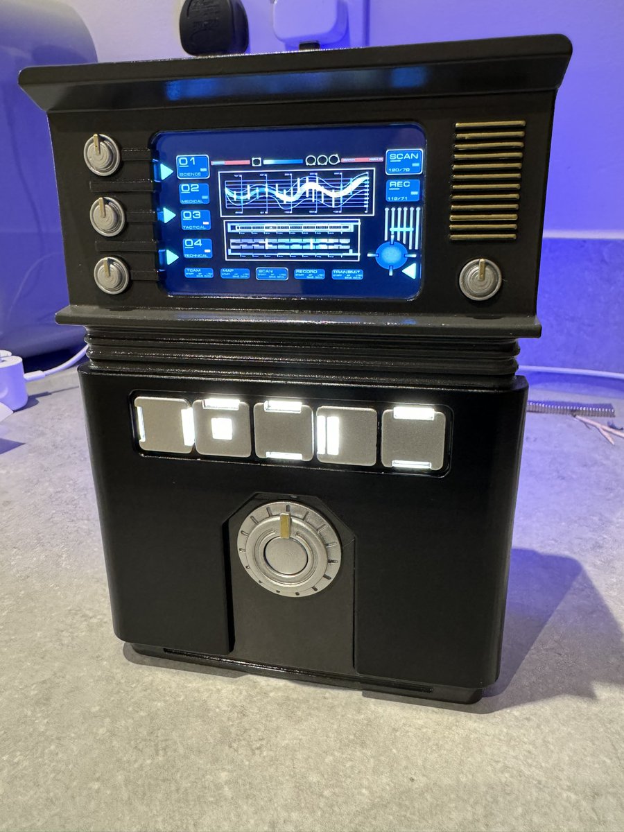 aldershipyards's tweet photo. Discovery Tricorder almost finished - a few things to do on it but coming along well! 🖖🏻🖖🏻🖖🏻🚧 #startrek #startrekdiscovery #trekkie #startrek #cosplay #prop #geek #startrekprop #trek #letsfly #model #handbuilt #trekker #trekkie #makeitso #engage #blackalert https://t.co/8DeOBk0fdo