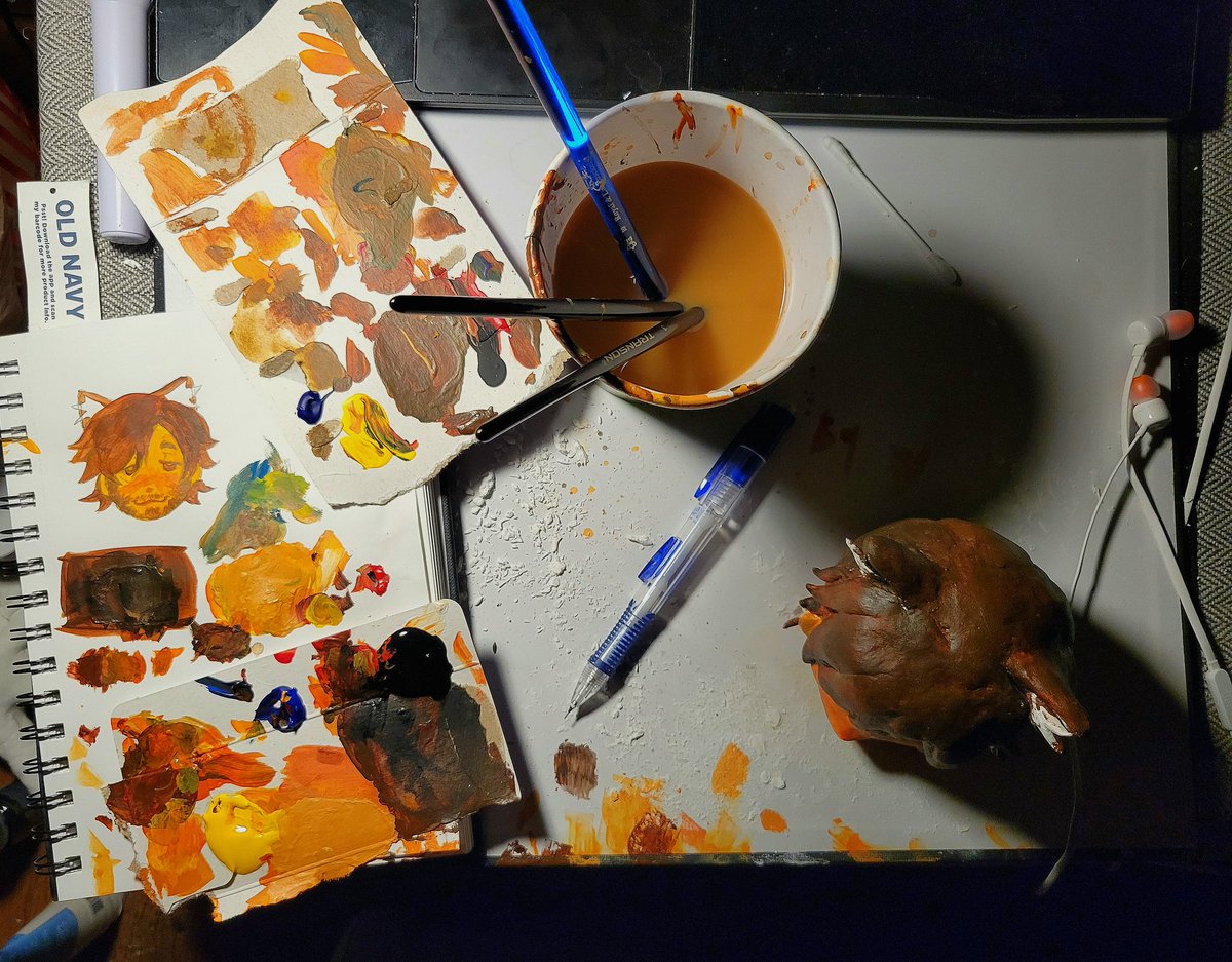 dailycatboydave's tweet photo. +workspace pic I love mixing paints :3 https://t.co/Gqktr6tcvW