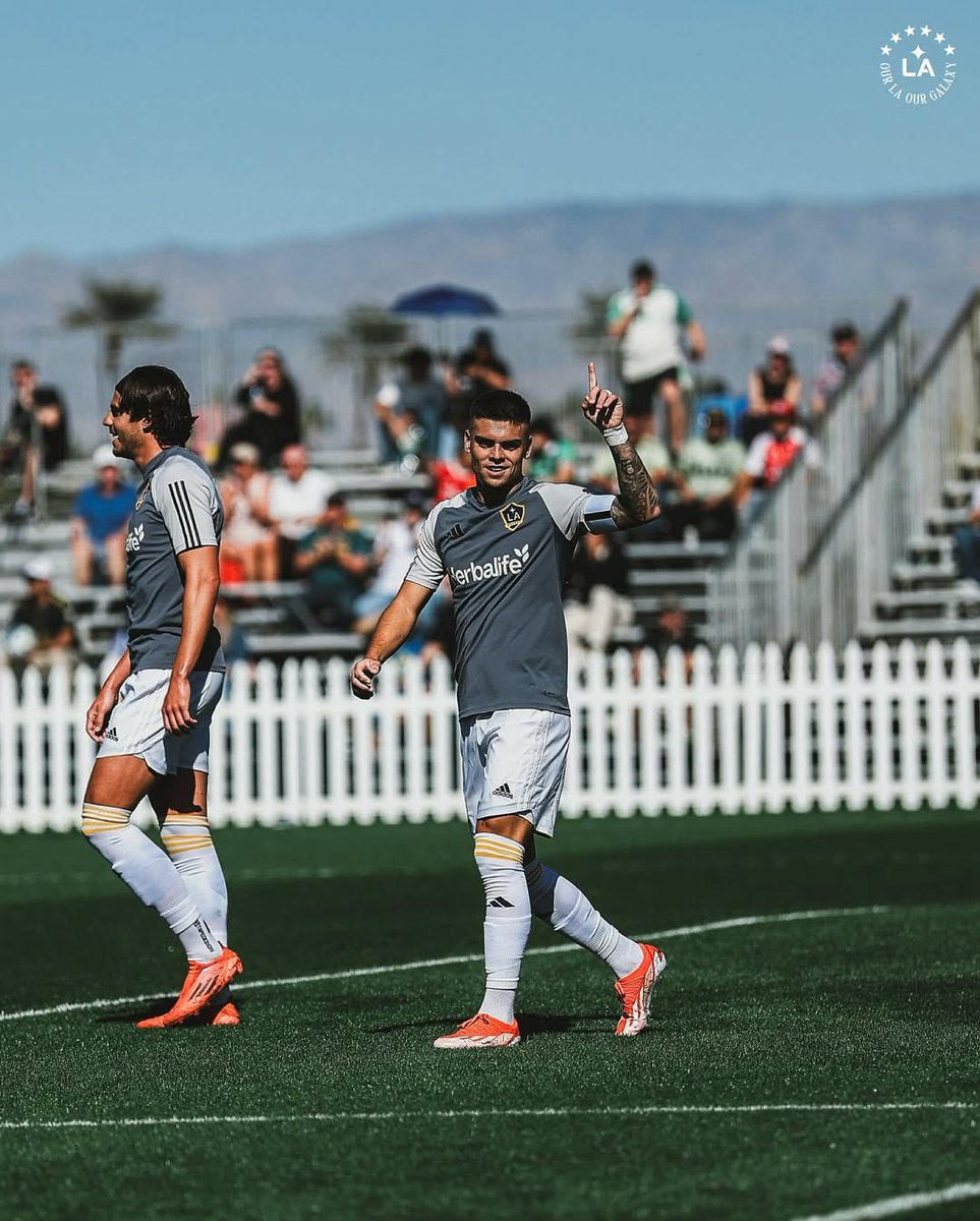 AEGworldwide's tweet image. Day 1 in the desert with #LAGalaxy🌵⚽️ 
We’re back at @coachella_inv for more pre-season matches Feb 9, 12, and 15. 

Join us: coachellavalleyinvitational.com

📸: @lagalaxy - @mls

#cvi #coachellavalleyinvitational