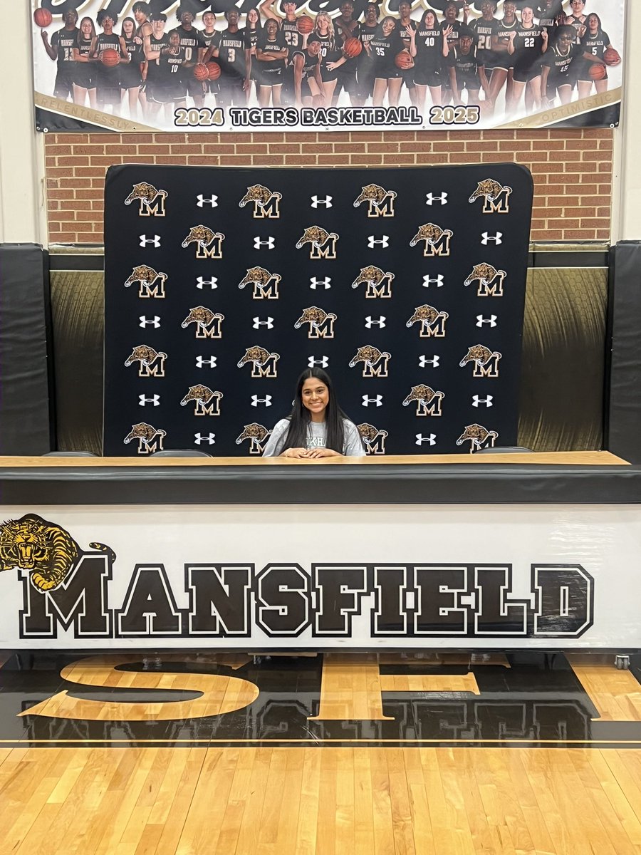 Congratulations to Ariana Chavira on her commitment to continue her academic and soccer career at Brookhaven College! Go Bears, but remember, Once A Tiger, Always A Tiger!