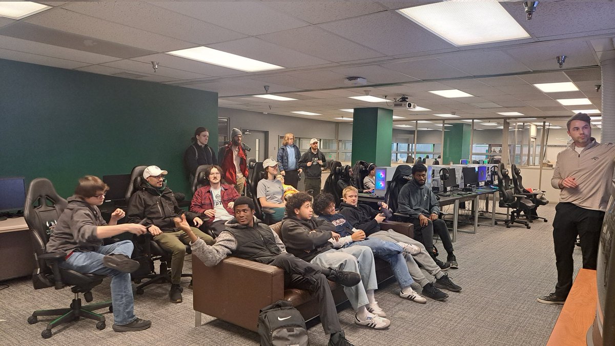 CSUVikes_GG's tweet photo. A huge thank you to Drew Schwartz who came in from the Cleveland Clinic today to teach us about injury prevention, ergonomics, and stretching in esports! 

In the words of our Valorant captain, "This was the best meeting of all time!"

#GoVikes #esportswellness #clevelandclinic https://t.co/stYm4alSxy