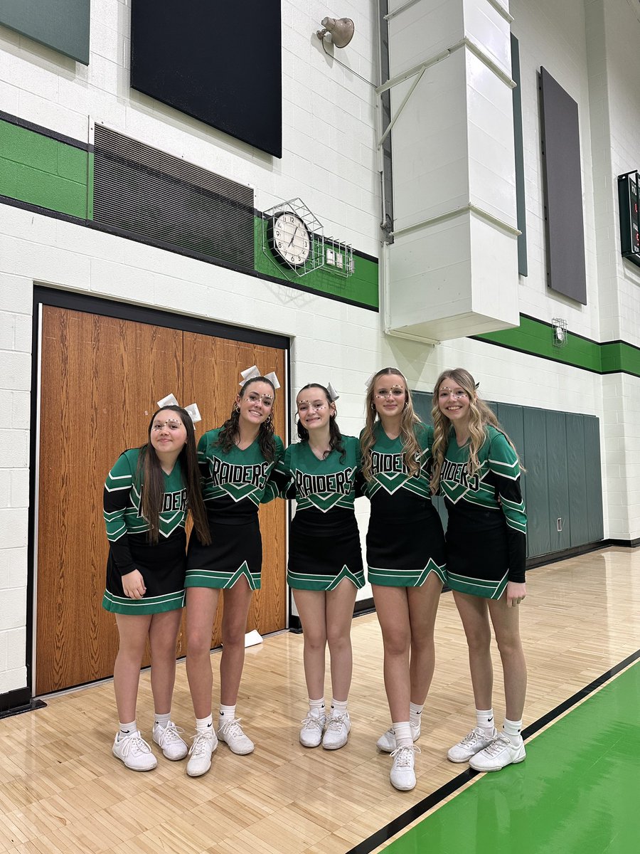 GMath4's tweet photo. 8th grade Raiders win 43-40 over Keystone
@_CHSBasketball @RaiderMiddle @ColumbiaAth https://t.co/BDzwMr9UWb