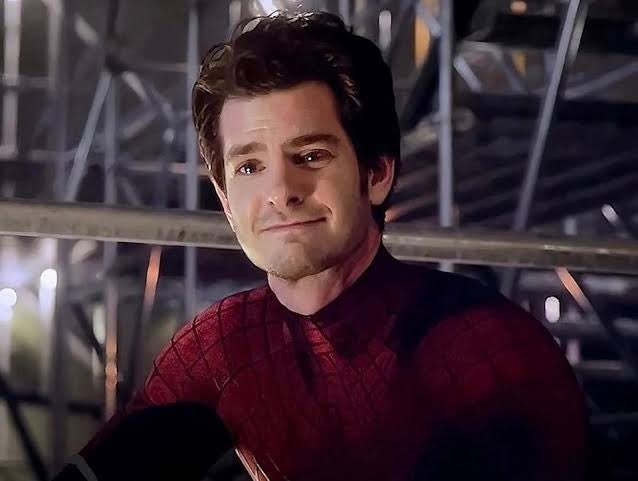 oswaldoguzmanm's tweet photo. Mi mamá por WhatsApp en la mañana || Yo en la oficina leyendo su mensaje❤️‍🩹 https://t.co/R7c4yqtp39