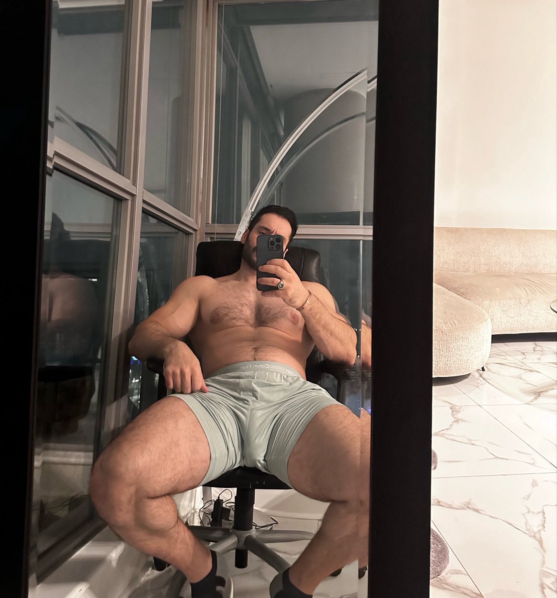 POLIXEM's tweet image. 𝙱𝙸𝚃𝙰́𝙲𝙾𝚁𝙰:

𝖥𝗎𝖾 𝗎𝗇 𝖽𝗂́𝖺 𝖽𝖾 𝗍𝗋𝖺𝖻𝖺𝗃𝗈 𝗆𝗎𝗒 𝗉𝖾𝗌𝖺𝖽𝗈. 𝖤𝗌𝗉𝖾𝗋𝗈 𝖾𝗇𝗍𝗋𝖾𝗍𝖾𝗇𝖾𝗋𝗆𝖾 𝗎𝗇 𝗋𝖺𝗍𝗈 𝖺𝗇𝗍𝖾𝗌 𝖽𝖾 𝖽𝗈𝗋𝗆𝗂𝗋.