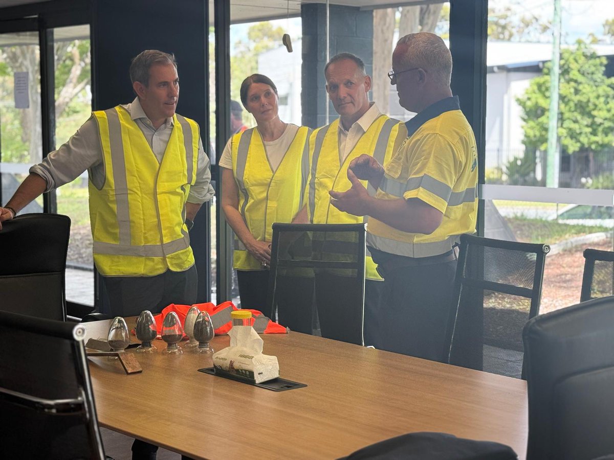 Privileged to host Treasurer <a href="/JEChalmers/">Jim Chalmers MP</a> at Pan Pacific Recycling. Great opportunity to witness this critical work firsthand &amp; to demonstrate the potential of solar stewardship.

Let’s keep turning today’s silver into tomorrow’s gold.