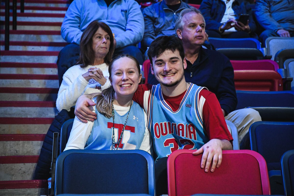 LATechHoops's tweet image. Bulldogs everywhere 

#EverLoyalBe 🐶