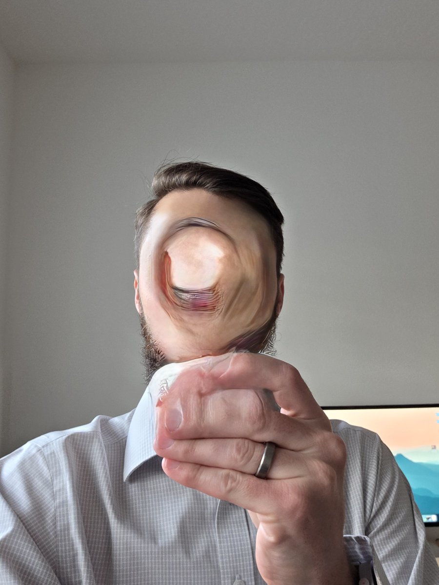 andrewjclare's tweet image. Meanwhile Apple Intelligence 😭😭😭😭